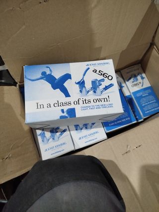 Grapadora carton Josef Kilhberg regalo grapas