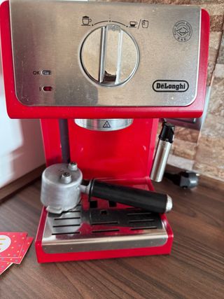 Cafetera DeLonghi Roja