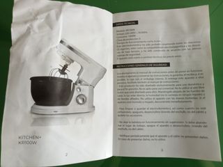 Batidora amasadora blanca