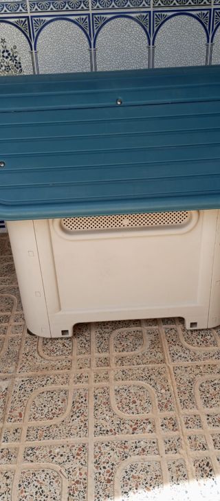 Caseta perro PVC beige y azul