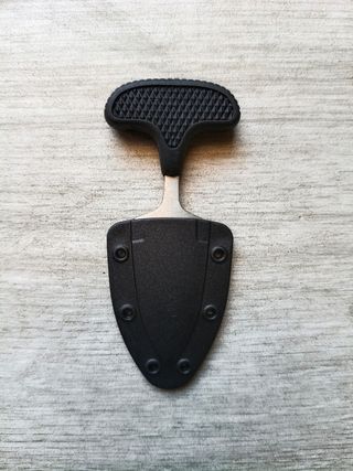 Herramienta de corte con funda