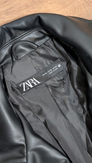 Chaqueta Cuero Sintético Zara Negra