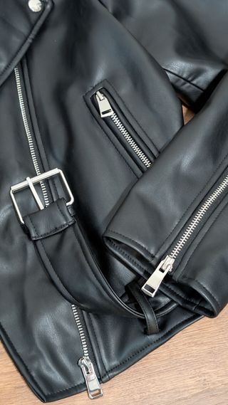 Chaqueta Cuero Sintético Zara Negra
