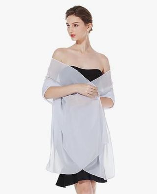 Pareo o chal de gasa blanco, translúcido,