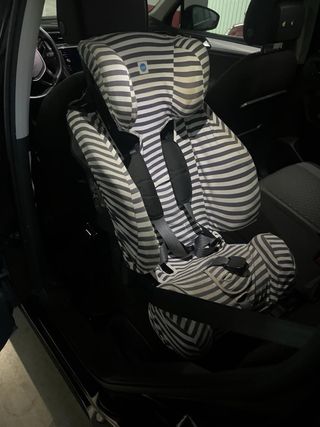 Silla coche Klippan Century contramarcha y funda.