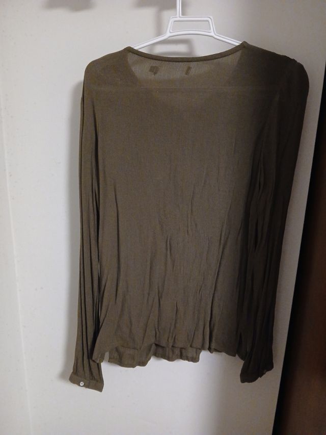 Camisa moderna bordada