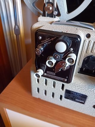 Proyector Eumig P8 Beige/Negro