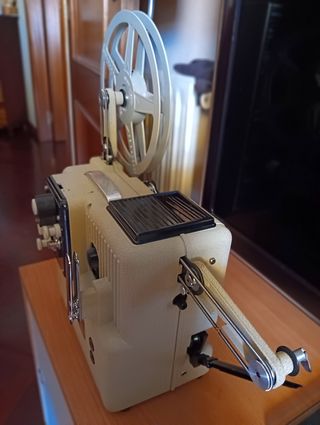 Proyector Eumig P8 Beige/Negro