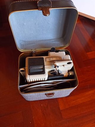 Proyector Eumig P8 Beige/Negro