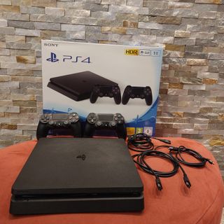 Sony PS4 Slim 1TB Console + 2 Controller