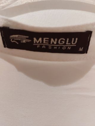 Blusa Menglu blanca botones dorados Talla M