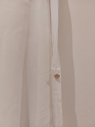 Blusa Menglu blanca botones dorados Talla M