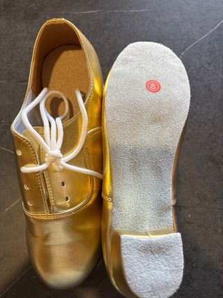 Zapatos de baile dorados