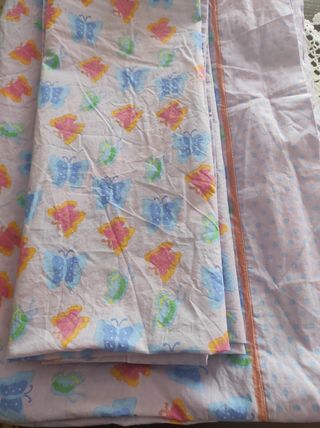 Conjunto de lençóis com padrão de borboletas