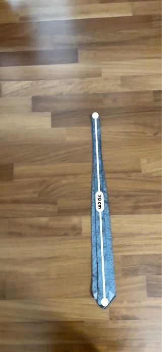 Cravatta grigia con fantasia paisley