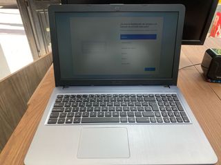 Portátil Asus R540M Plata