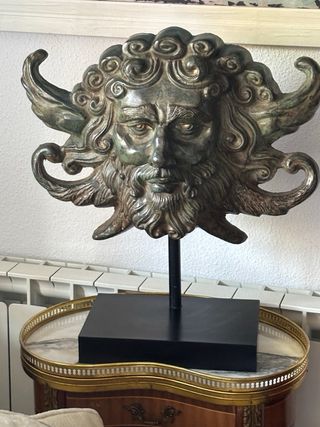 Escultura antigua de bronce 49cm x 48