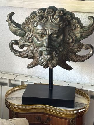 Escultura antigua de bronce 49cm x 48