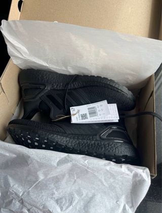 Adidas Ultraboost 20 - Talla 42 2/3 - Negro