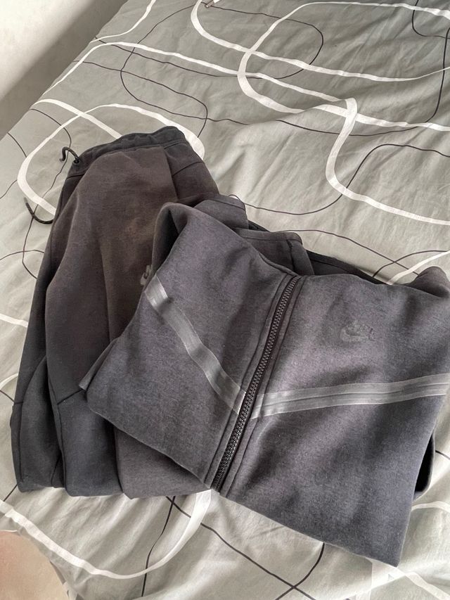 Conjunto Nike Tech Negro