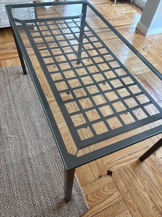 Mesa de forja con sobre de cristal