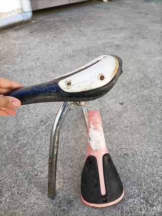 2 sillines de bicicleta