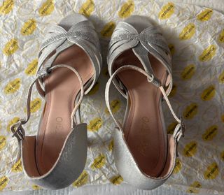 Zapatos de fiesta plateados