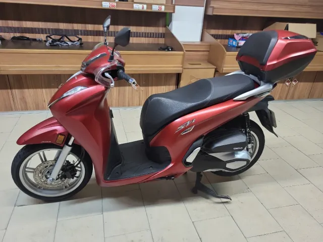 Honda SH350 Scoopy 2021 granate Mate