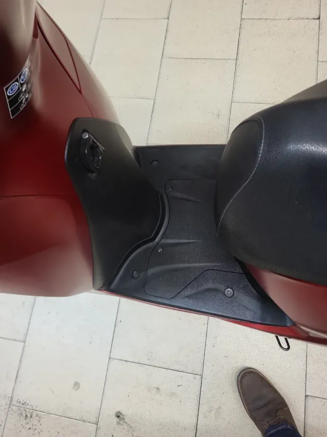 Honda SH350 Scoopy 2021 granate Mate