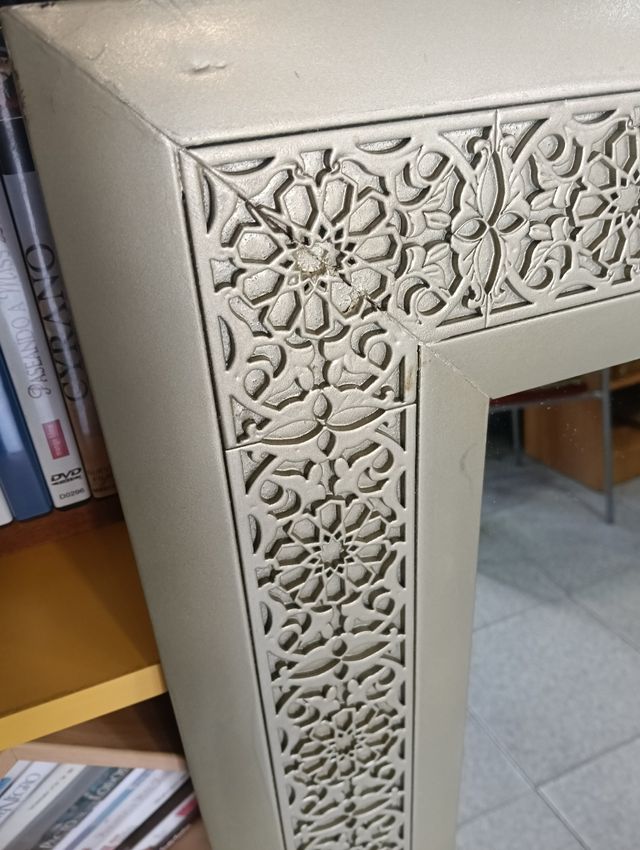 Espejo de pared decorativo beige