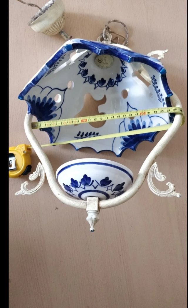 Lámpara colgante cerámica azul y blanco.