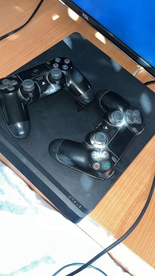 Consola Sony PS4 Negra + 2 Mandos