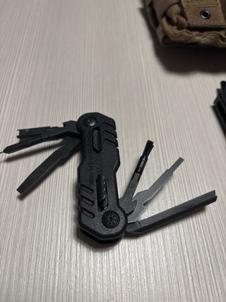 Set Gerber: Fondina, Multitool e Laser