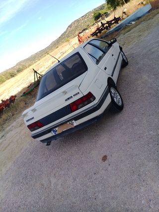 Peugeot 405 Blanco