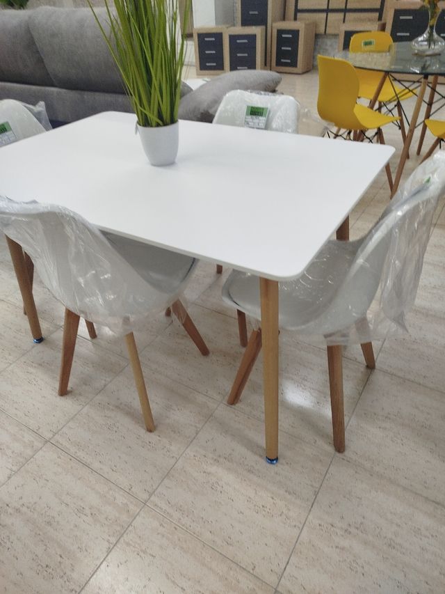 Mesa Nórdica Blanca Cuadrada