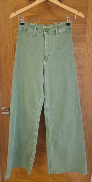Pantalón verde Zara