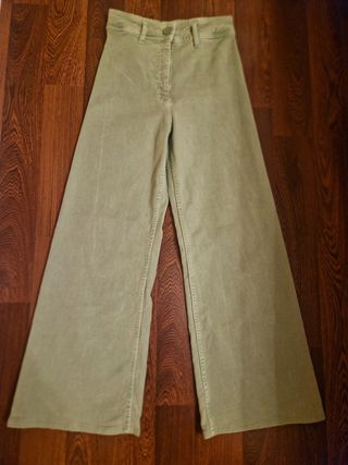 Pantalón verde Zara