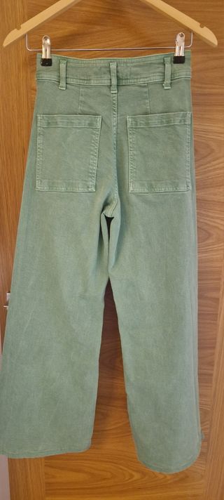 Pantalón verde Zara