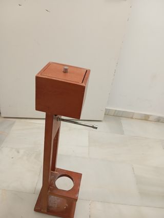 Mueble de baño de madera y metal