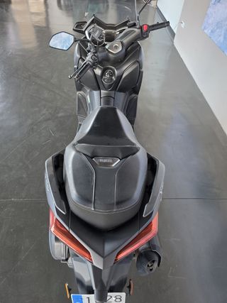Yamaha Xmax 300