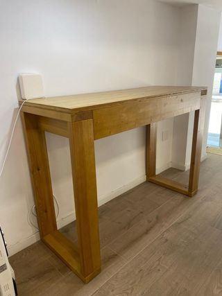 Mesa de madera maciza estilo rústico