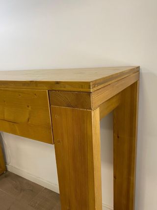 Mesa de madera maciza estilo rústico