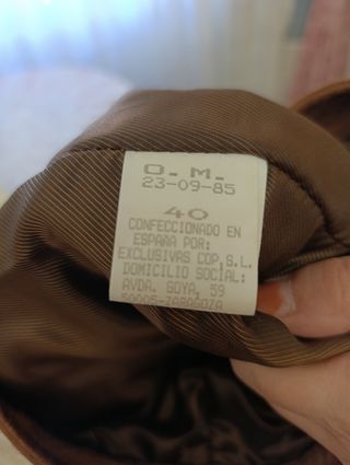 Pantalón de ante marrón. 