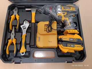 Maletín 120 piezas con taladro percutor a batería