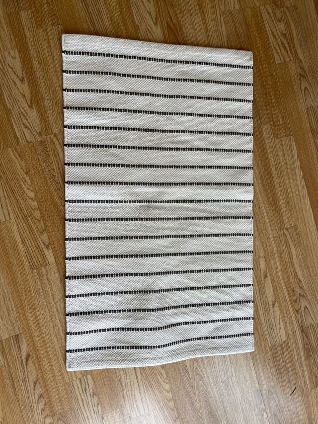 Alfombra Ikea Rayas Blanco y Negro