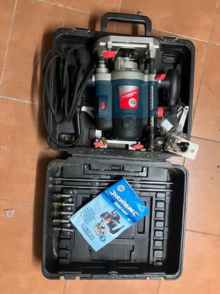 Fresadora Silverline 2050W con maletín.