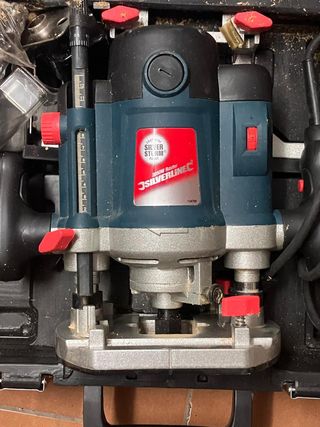 Fresadora Silverline 2050W con maletín.