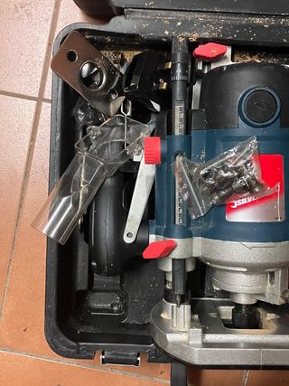 Fresadora Silverline 2050W con maletín.