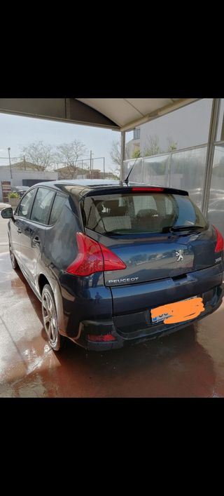 Peugeot 3008 2011