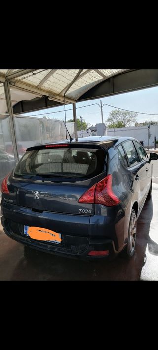 Peugeot 3008 2011